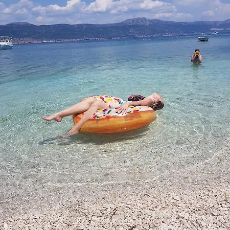 In Arbanija Mit Meerblick, Balkon, Klimaanlage, W-lan 5137-1