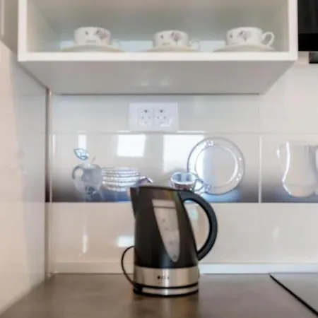 In Arbanija Mit Meerblick, Balkon, Klimaanlage, W-lan 5137-1 *