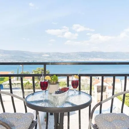 In Arbanija Mit Meerblick, Balkon, Klimaanlage, W-lan 5137-1