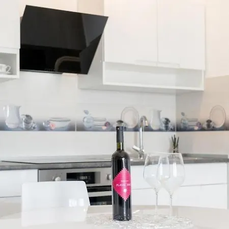 In Arbanija Mit Meerblick, Balkon, Klimaanlage, W-lan 5137-1 * تروغير