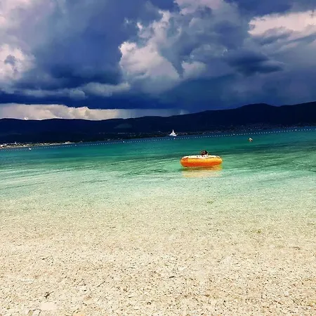 아파트 In Arbanija Mit Meerblick, Balkon, Klimaanlage, W-lan 5137-1 *