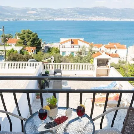 Apartment In Arbanija Mit Meerblick, Balkon, Klimaanlage, W-lan 5137-1 *