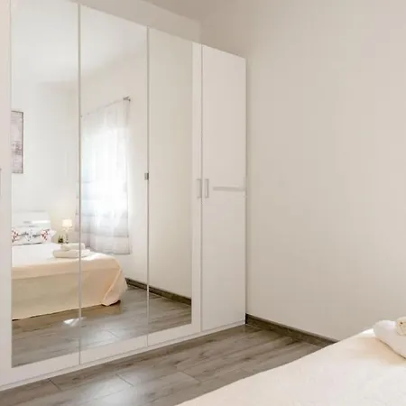 In Arbanija Mit Meerblick, Balkon, Klimaanlage, W-lan 5137-1 شقة تروغير