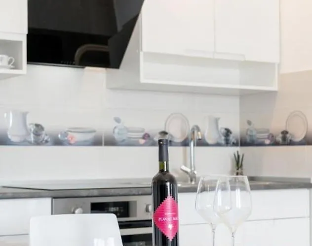 In Arbanija Mit Meerblick, Balkon, Klimaanlage, W-lan 5137-1 * 트로기르