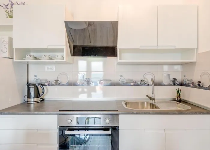 In Arbanija Mit Meerblick, Balkon, Klimaanlage, W-lan 5137-1 아파트